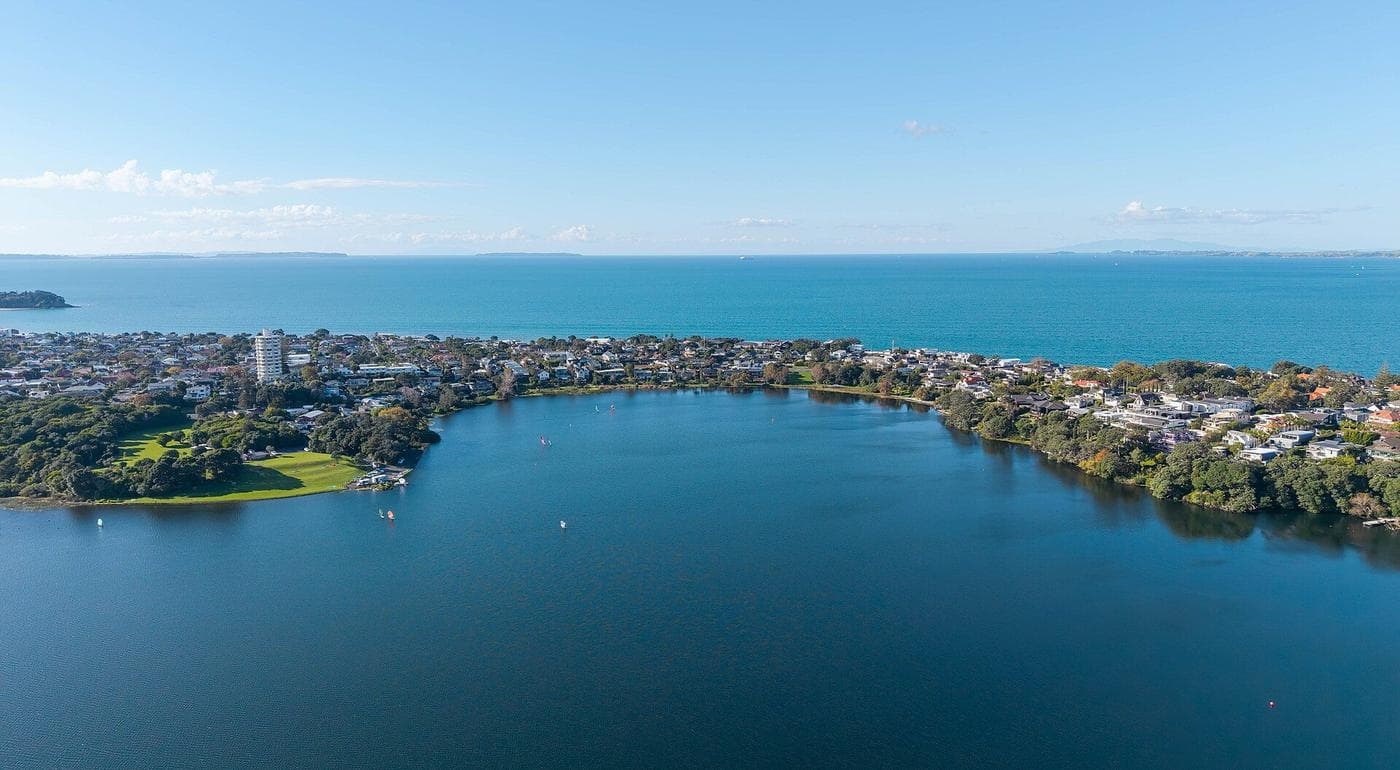 Lake Pupuke and Takapuna from above, with the Hauraki Gulf behind